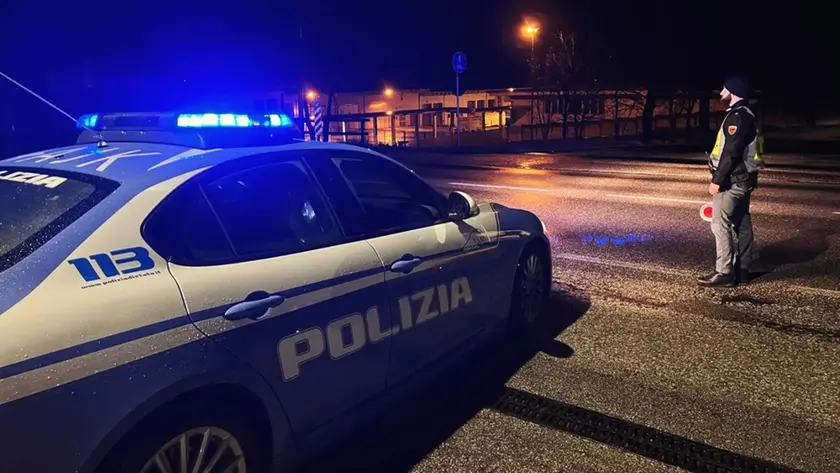 Un momento del servizio di controllo del territorio effettuato dalla polizia ad Agordo e Falcade