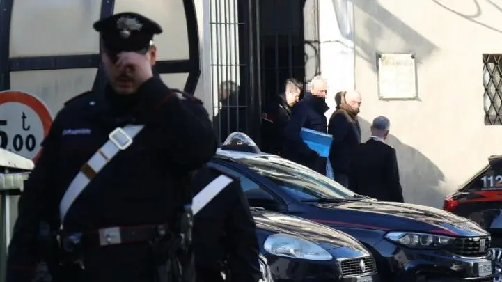 Alex Lucchesi lascia il comando dei carabinieri di via Cornarotta per essere tradotto in carcere a Venezia