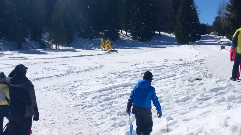 L'elicottero Falco nei pressi del luogo dell'incidente