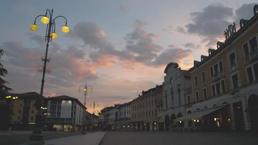 A Belluno i lampioni vengono ancora spenti per tre ore la notte