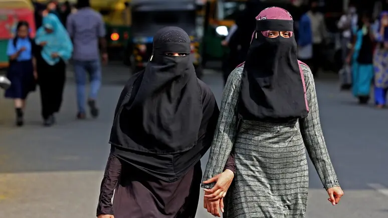 Offese e niqab strappato a Marghera (foto archivio)