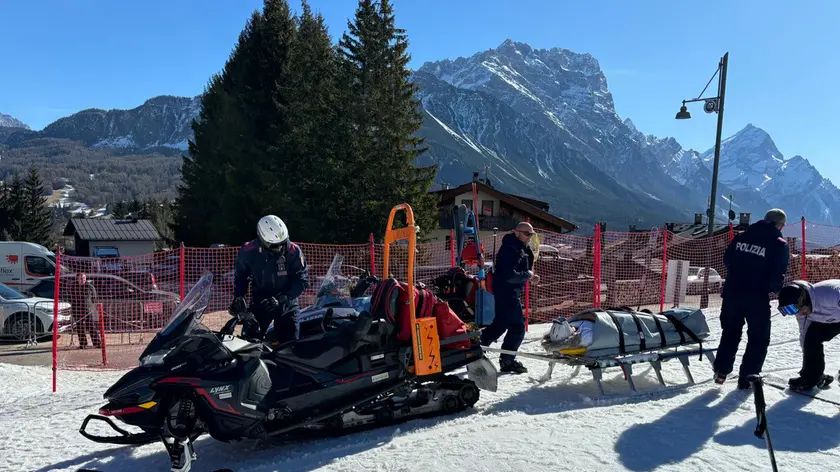 Un soccorso in Tofana, sopra Cortina