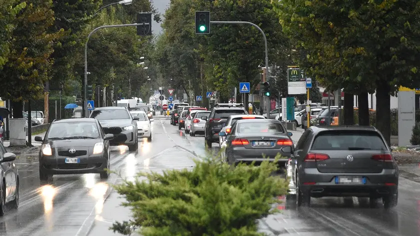 Traffico in via Vittorio Veneto