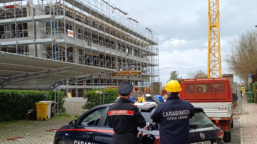 I carabinieri del Nil durante il controllo di un cantiere