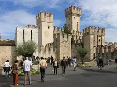 Turisti a Sirmione