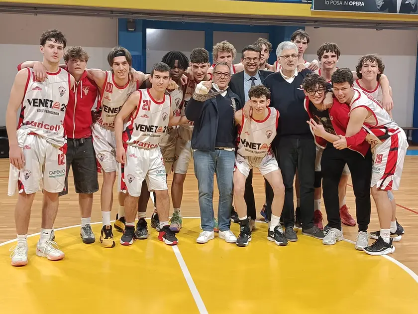 Il Valbelluna Under 19 in festa dopo il trionfo