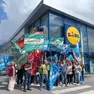 Sindacati e lavoratori del supermercato Lidl di Belluno in sciopero