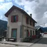 L'ex stazione del trenino a Vodo oggi adibita a bar