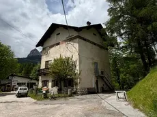 La casa in via del Parco che verrà demolita per fare spazio alla cabinovia