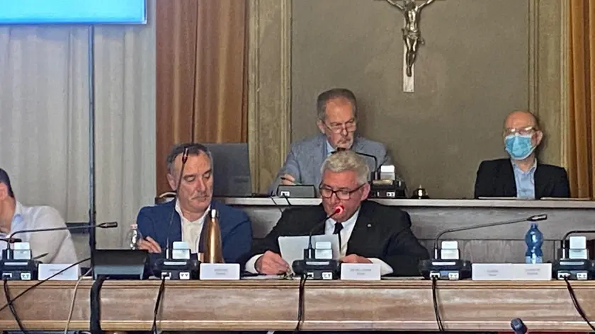 Il sindaco Oscar De Pellegrin e l’assessore Franco Roccon nel consiglio comunale