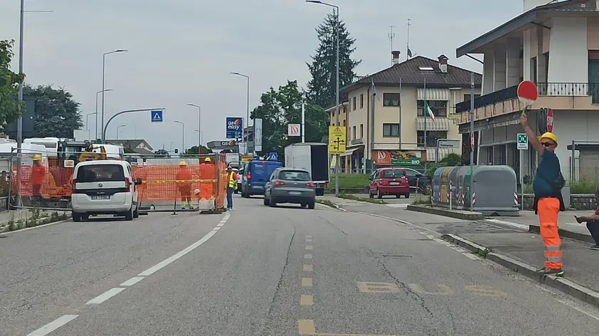 Il senso alternato al Pasquer per i lavori urgenti avviati per risolvere una perdita di gas