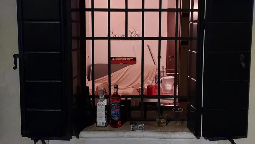 Il bar abusivo in via del Portello a Padova