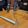 Pestaggio con catena per una motosega sparita