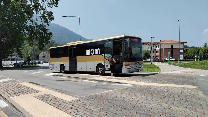 Un autobus della Mom, disagi al servizio per Alano