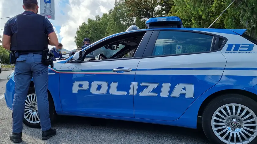 Una volante della polizia