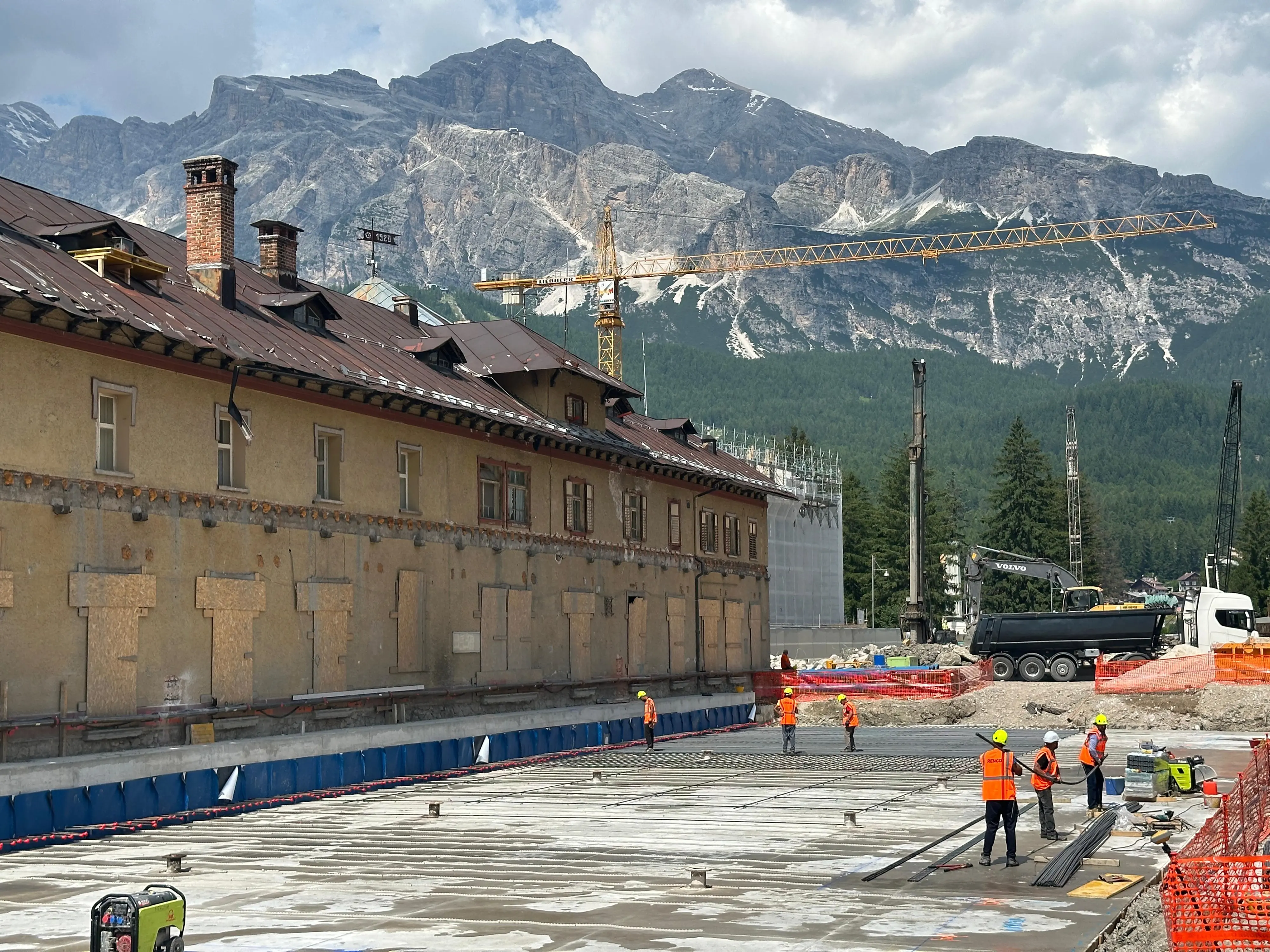 Il cantiere dell'ex stazione ferroviaria di Cortina tra le opere di Milano Cortina 2026