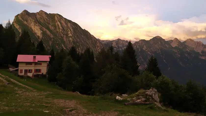 L'area del rifugio Dolada sopra Ponte nelle Alpi
