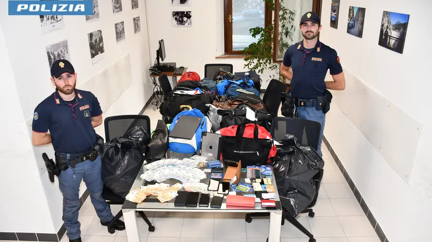 La refurtiva recuperata dalle Volanti della questura