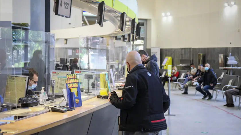 Un ufficio postale: estate complicate tra ferie e cantieri nel Bellunese