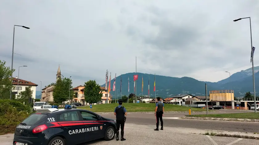Un posto di controllo dei carabinieri di Feltre al Pasquer