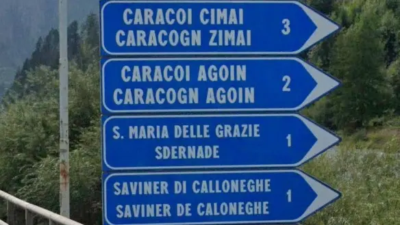 Le indicazioni stradali in italiano e ladino a Rocca Pietore