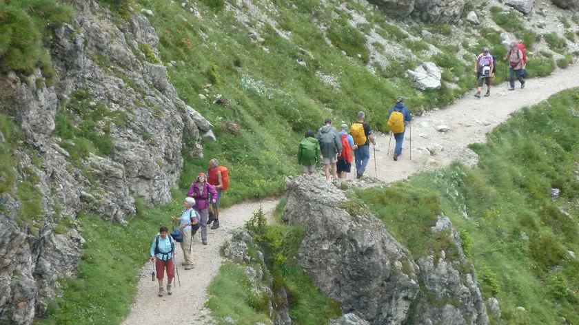 Il sentiero che porta al rifugio Coldai