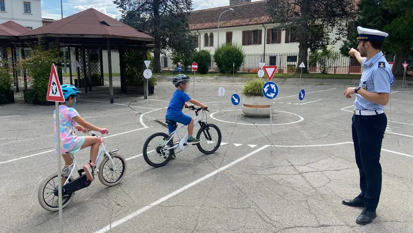 Lezioni di educazione stradale al comando della Polizia locale di Belluno