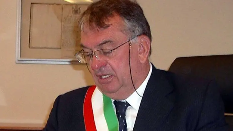 Rizieri Ongaro con la fascia tricolore da sindaco di Cencenighe
