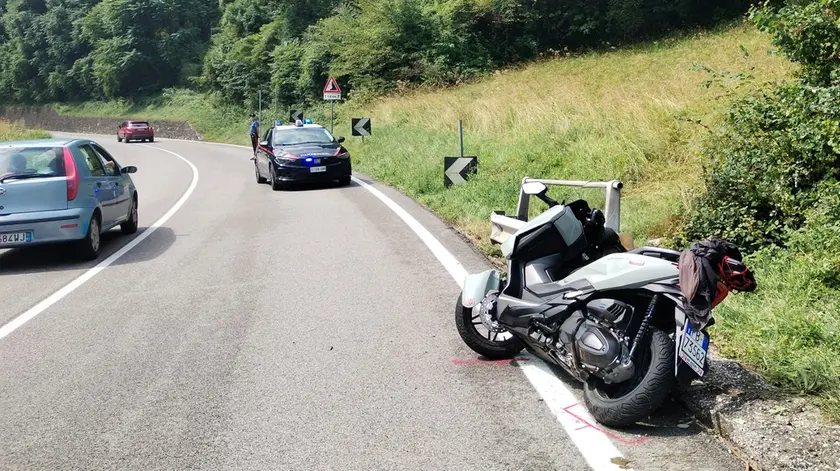 Lo scooter dopo l'incidente sulla Feltrina