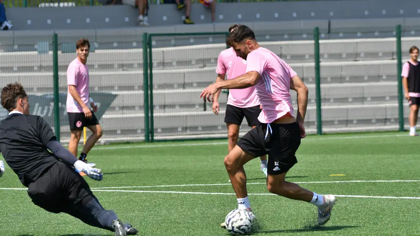Il nuovo innesto Eljon Toci durante l'allenamento