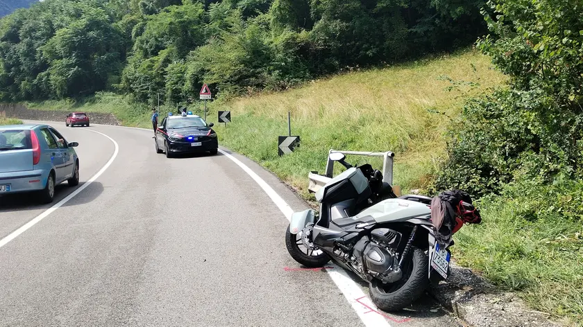 Lo scooter di Gianluca Fantinel dopo l'incidente