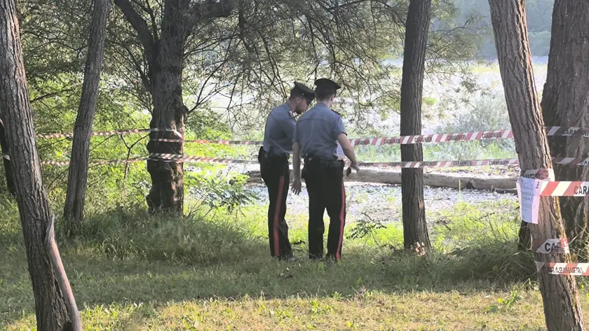 I carabinieri sul luogo della tragedia a Cesana beach