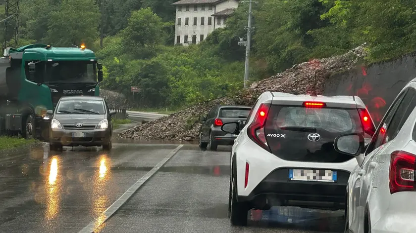 La colata di detriti sulla Sp1 bis a Scalon di Vas