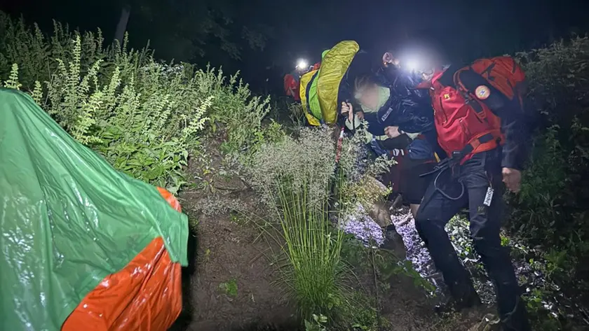 Un momento dell'intervento del Soccorso alpino