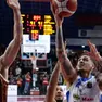 Un momento di uno dei derby del Nordest del 2024, tra Reyer e Treviso basket