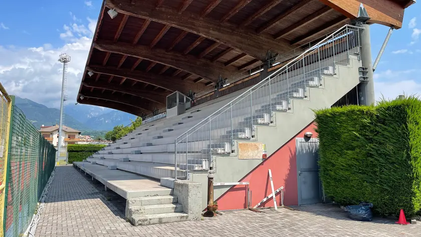 La tribuna dello stadio Zugni Tauro di Feltre