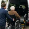 Il servizio di accompagnamento permette agli anziani di andare in ospedale o a fare qualche commissione