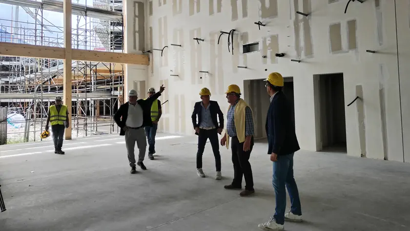 Il sopralluogo nel cantiere dell'istituto di Feltre