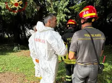 Il sopralluogo dei vigili del fuoco nel luogo della tragedia