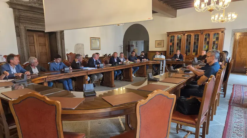 Il vertice in prefettura sulla riapertura notturna dell'Alemagna