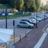 Stalli blu davanti alle attività