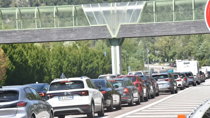 Turisti all'assalto delle Dolomiti