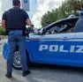 Una pattuglia della polizia a un posto di controllo