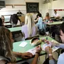 Un insegnante durante una lezione