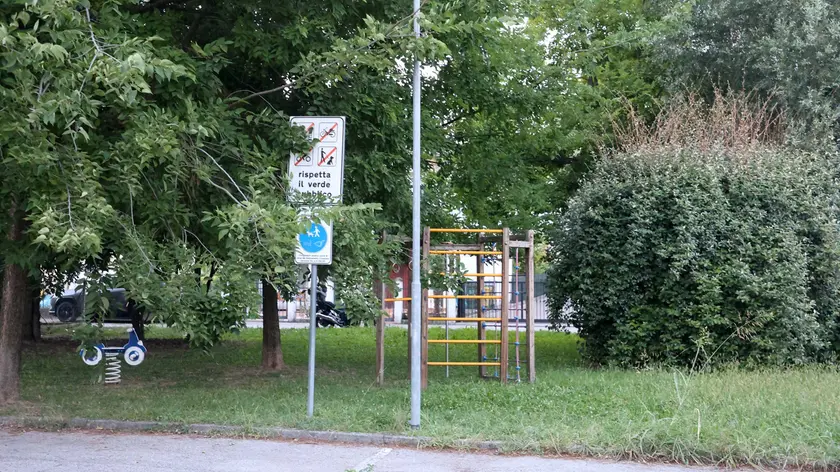 Il parco di via Soldati dove mercoledì sera è avvenuta l’aggressione