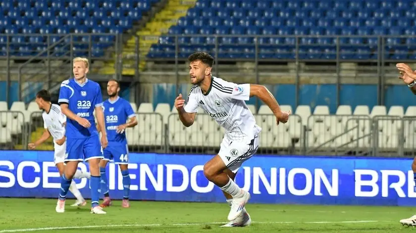 Il gol di Toci (Dolomiti Bellunesi) nella partita di Coppa Italia contro l'Union Brescia