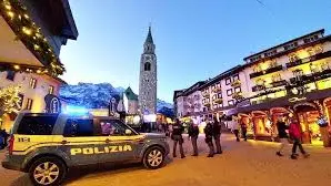 La pattuglia del commissariato di Cortina