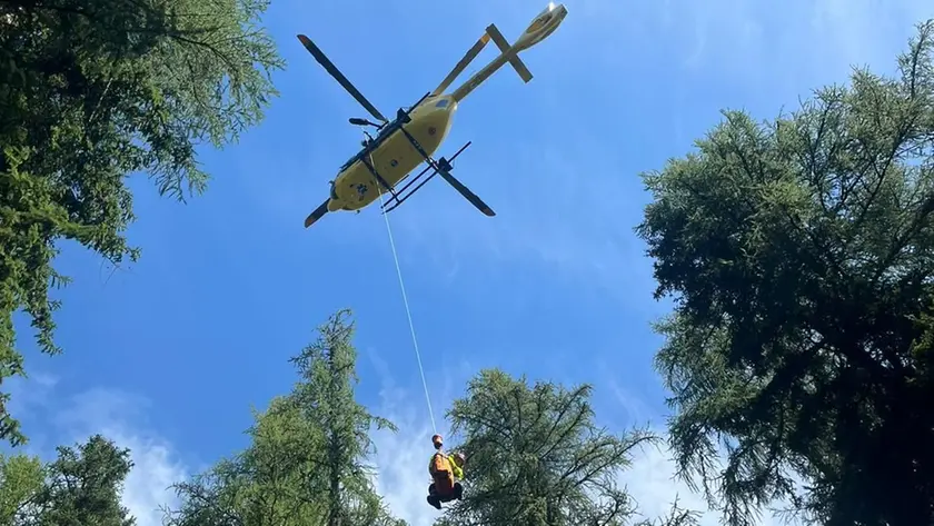 Il soccorso a Mietres, sopra Cortina