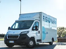 Un'ambulanza garantisce il servizio a domicilio