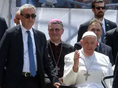 Il vescovo di Trieste, Enrico Trevisi, assieme a Papa Francesco (Bruni)